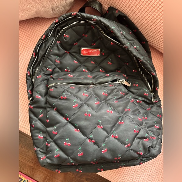 Marc Jacobs - Quilted Cherry Backpack/Book bag - Cherries. Great condition!! - Picture 12 of 13